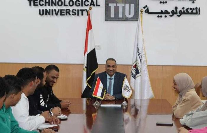 رئيس جامعة طيبة التكنولوجية بالأقصر يجتمع بمجلس اتحاد الطلاب الجديد