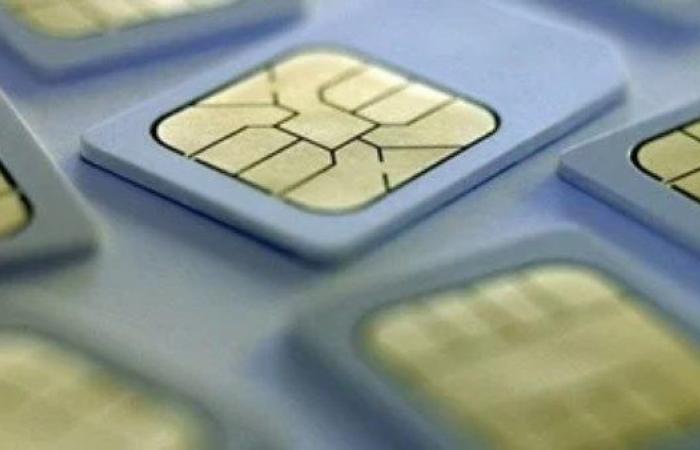 شركات المحمول تقدم تفاصيل التعاقد على شريحة eSIM داخل الفروع