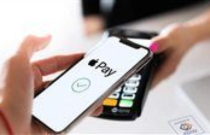 بدء تجارب تفعيل خدمات Apple Pay في 3 بنوك مصرية