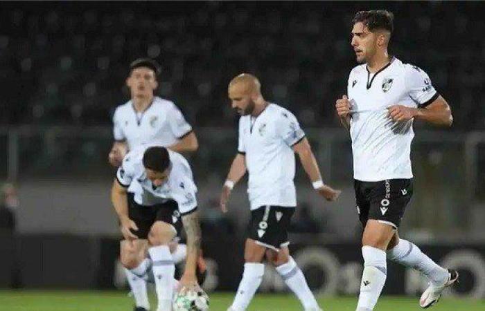 شاهد.. بث مباشر لمباراة فيورنتينا وفيتوريا في دوري المؤتمر الأوروبي