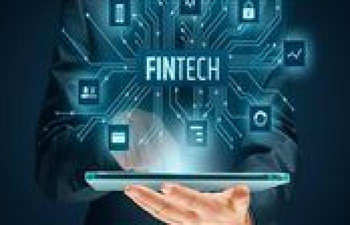 التقنيات المالية (FinTech) وتحول النظام المالي: الثورة الرقمية في القطاع المالي