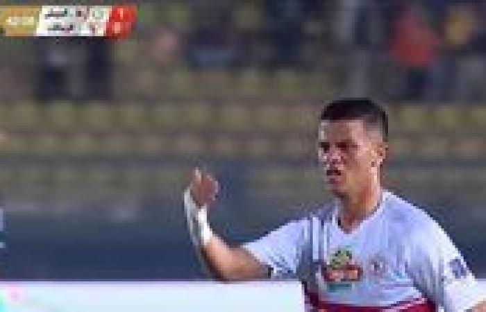 الدوري المصري الممتاز: محمد شحاتة يسجل هدف التعادل لنادي الزمالك في مرمى طلائع الجيش في الدقيقة 42