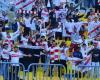 برج العرب يتزين باللون الأبيض.. توافد جماهير الزمالك في مباراة اليوم ضد المصري البورسعيدي (صور)